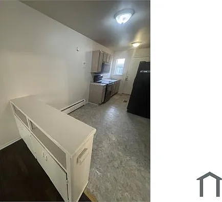 1725 Chester St — Photo 6