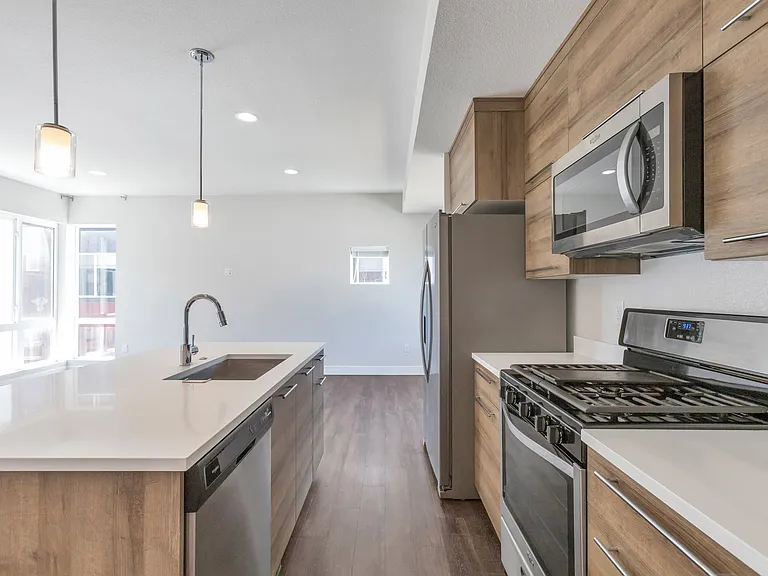 5634 W 10th Pl — Photo 7