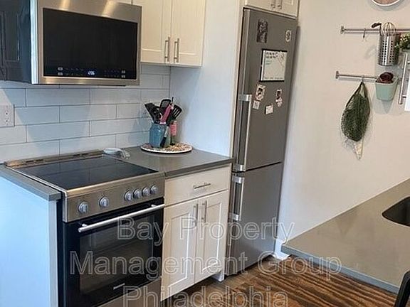 4th image of 526 N 22nd St #3