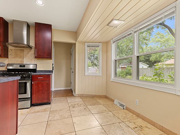 5th image of 1403 Comanche Dr