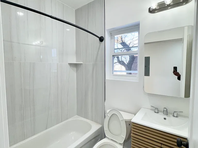 212 N 9th St #2 — Photo 5