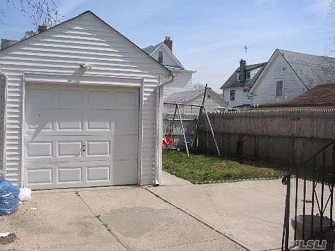 2nd image of 9517 123rd St