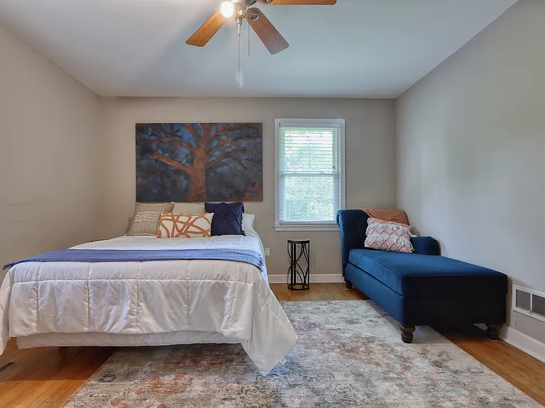 933 Gabriel Rd — Photo 13