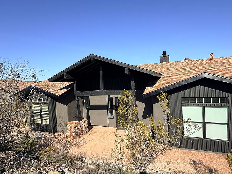 Front view of home