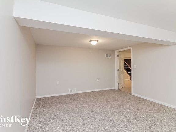 5th image of 16535 Elm Ct