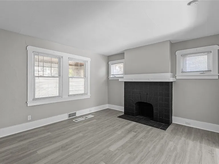 3065 Latonia Ave — Photo 5