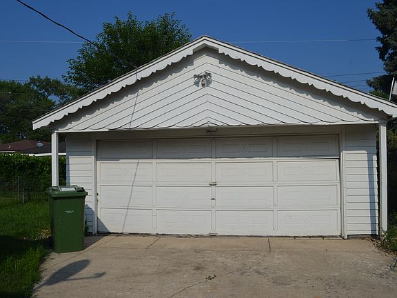 4th image of 15129 Evers St