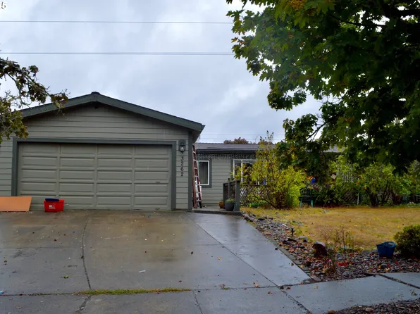3262 B St, Forest Grove, OR 97116