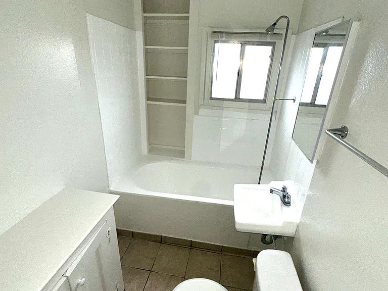 1101 Cherry Ave #12 — Photo 5
