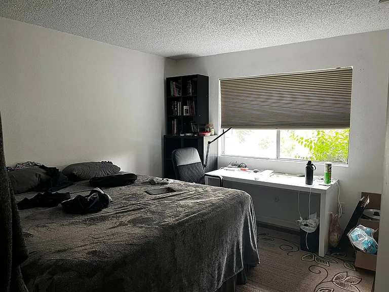 1612 Grandon Ave — Photo 3