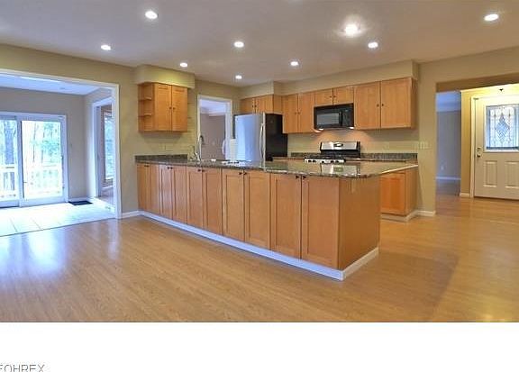 2nd image of 65 Hemlock Ln