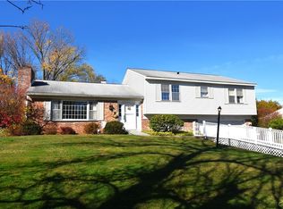 14 Gateshead Rd, New Hartford, NY 13413
