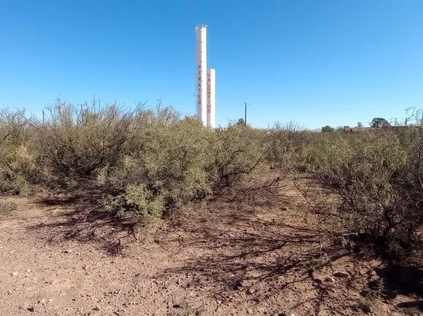 107 N Main St, Valentine, TX 79854