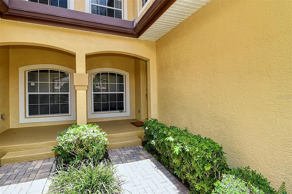 3 bed, 2.0 bath, 1812 sqft, $3,000 — Photo 3