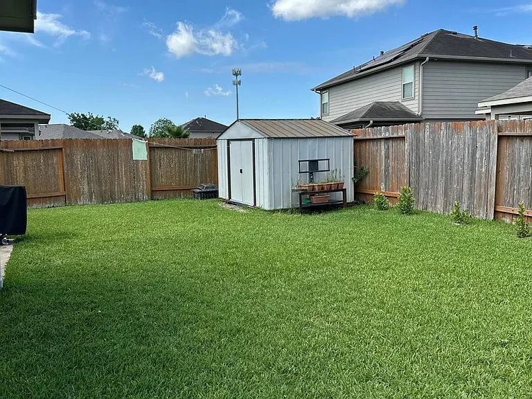 2819 Cold River Dr — Photo 14