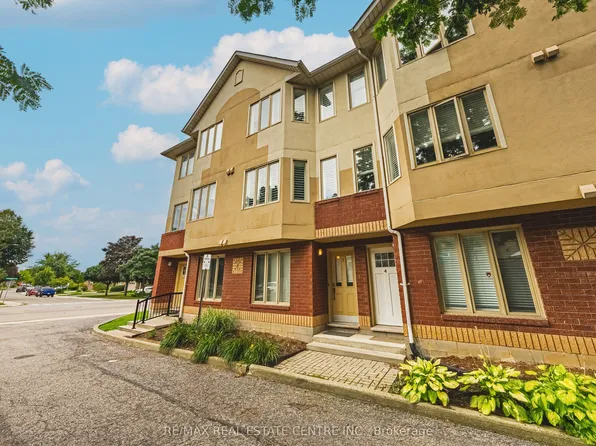 266 Limeridge Rd E #3, Hamilton, ON L9A 2S7