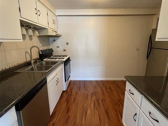 5th image of 10 Wayne Ter APT 2