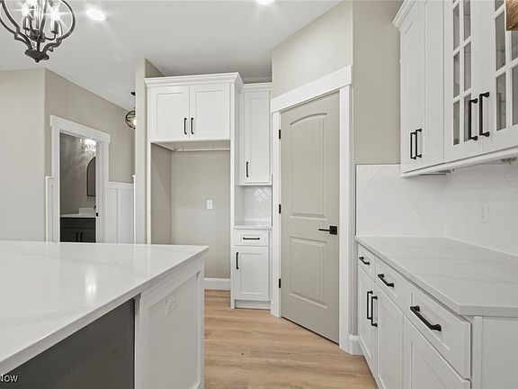 4th image of 7114 Garden Place Dr