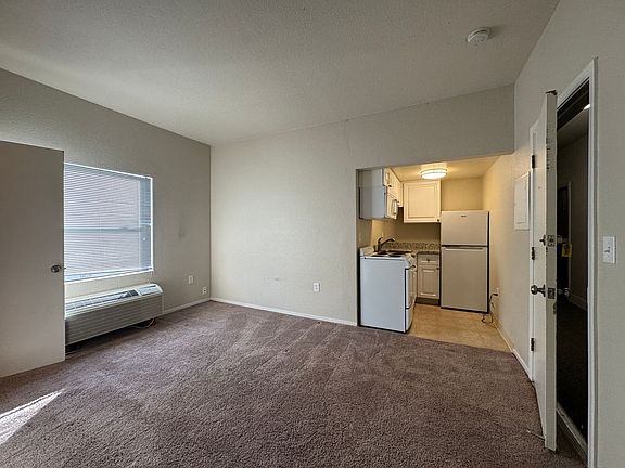 4th image of 1415 G St APT 35