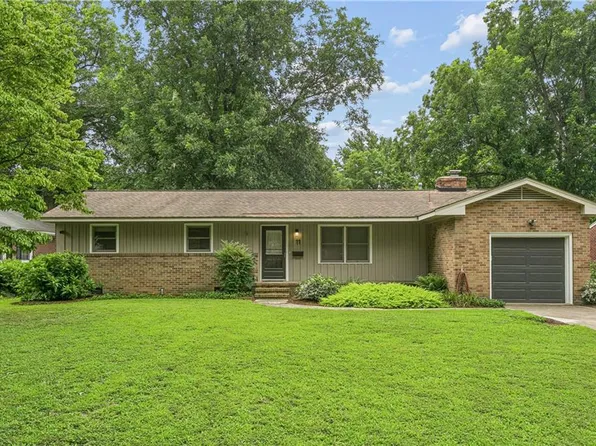 11 Miller Rd, Newport News, VA 23602