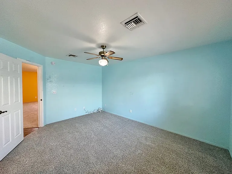 3905 Raymond Ave — Photo 23