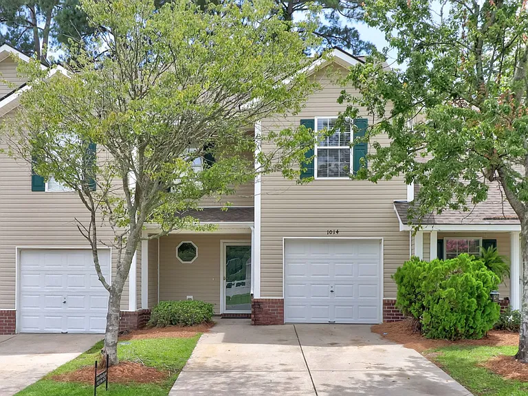 1014 Towne Park Dr — Photo 1