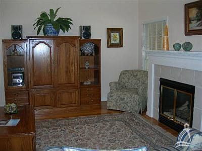 4th image of 529 Riverwood Dr SE