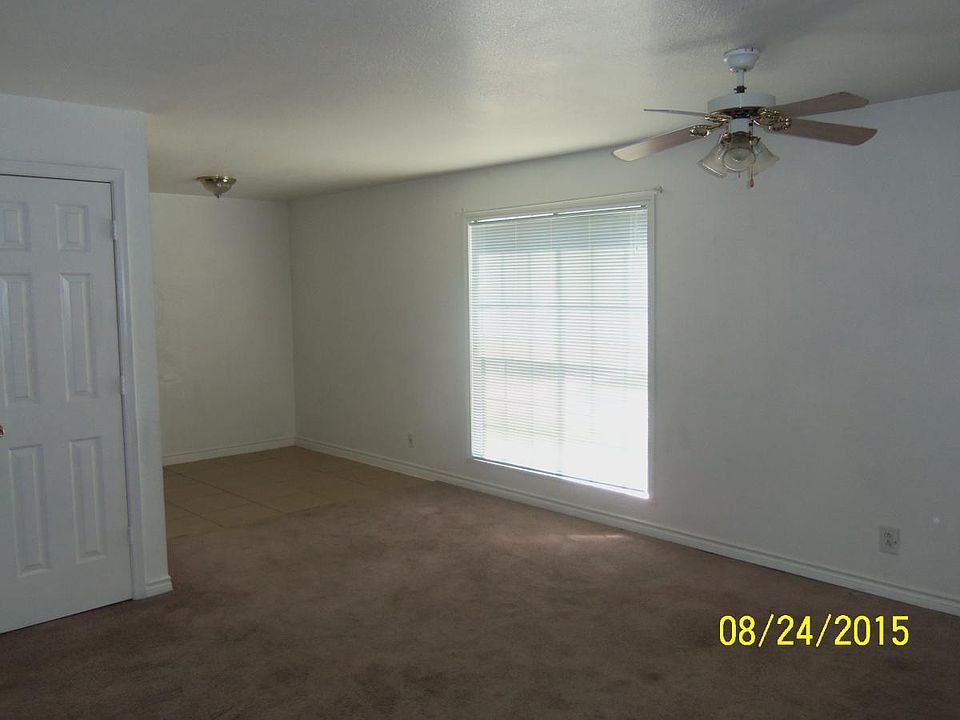 1st image of 800 N Main St Floor 2