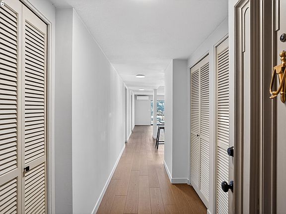 4th image of 2221 SW 1st Ave APT 1621