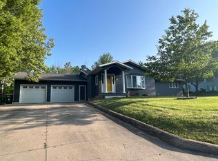 1102 Kodi Cir, Fairfield, IA
