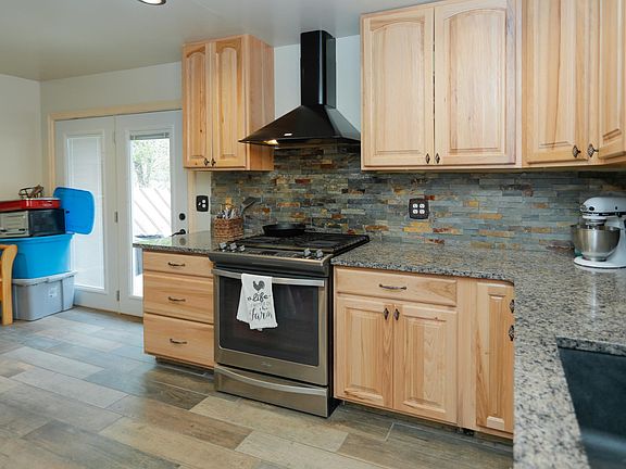 815 S Constantine-107