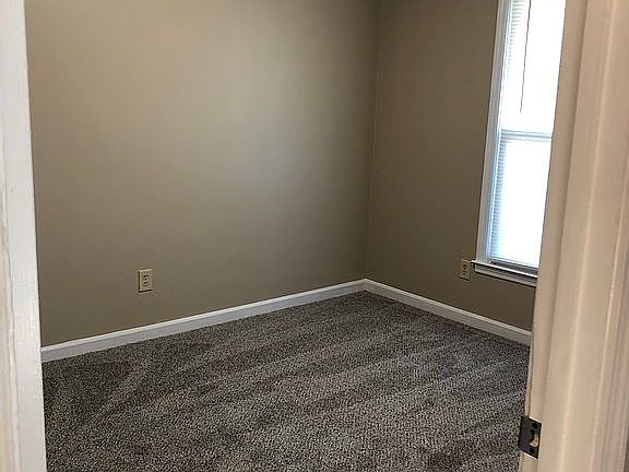 5th image of 1112 Stuart Dr