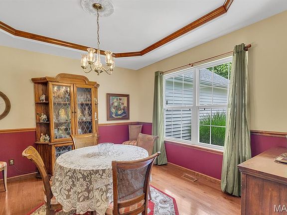 4th image of 1234 Robin Hood Dr