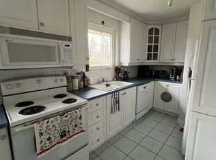 49 Meadowlands Dr W, Ottawa, ON K2G2R7