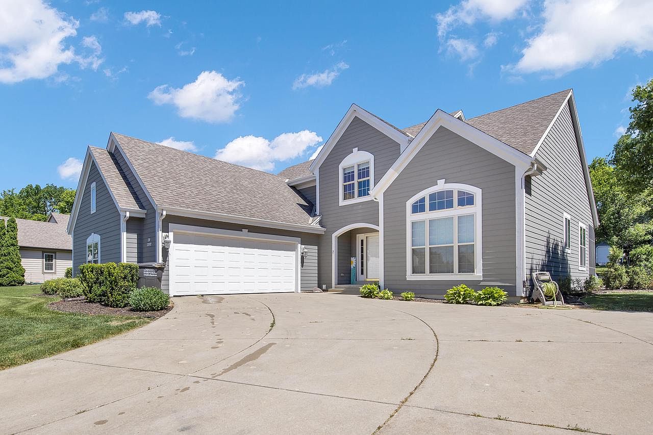 N73W23314 Fontaine CIRCLE, Sussex, WI 53089 | Zillow