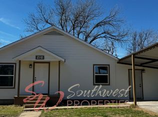 210 Reta St, Stephenville, TX 76401