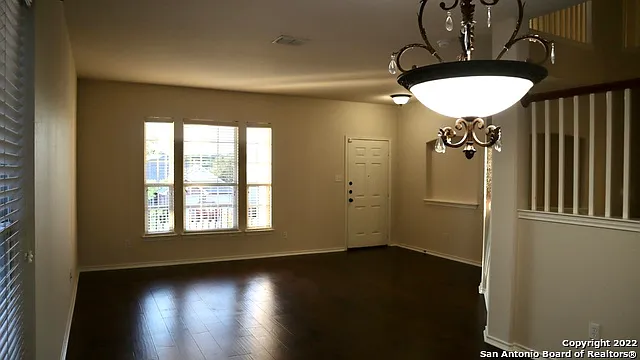 3 bed, 2.5 bath, 2714 sqft, $2,750 — Photo 2