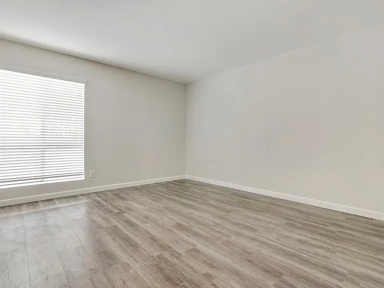 117 Pacific St. in Sant Monica - 1 block to the beach and Main St! — Photo 26