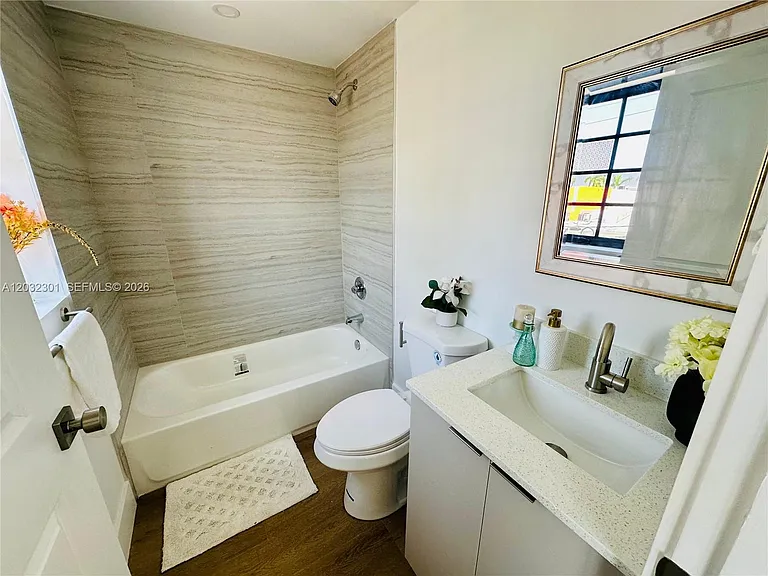 1619 Jefferson Ave #201 — Photo 8