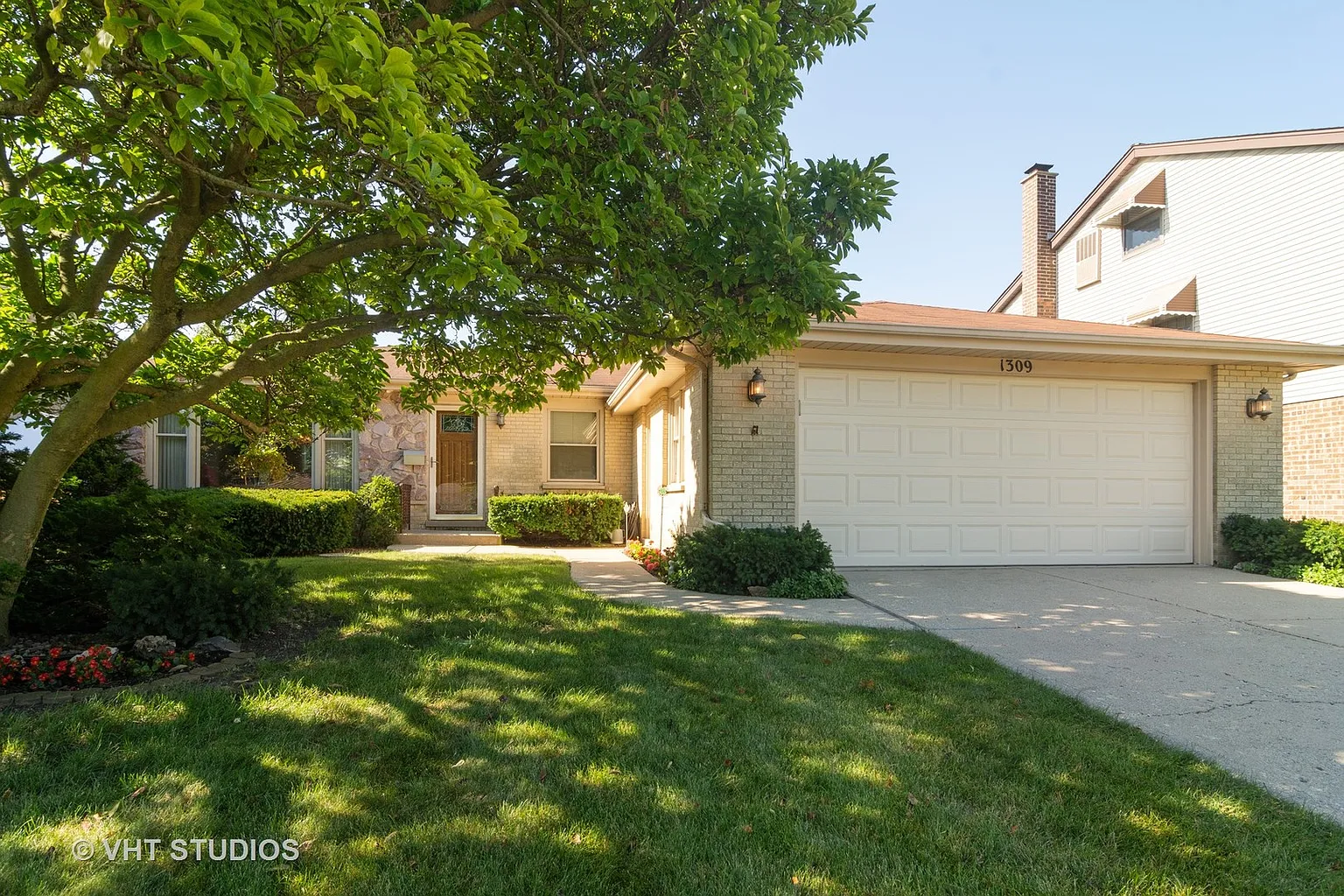 1309 E Ardyce Ln photo 1