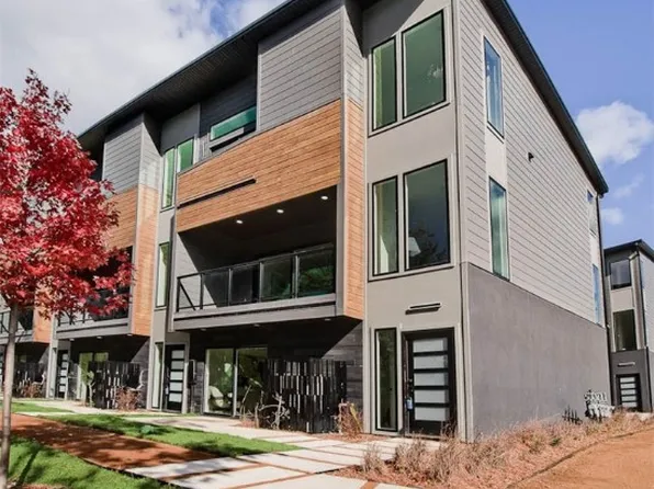 216 NW 9th St, Bentonville, AR 72712