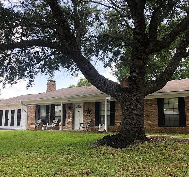 1st image of 610 Chancellor Dr