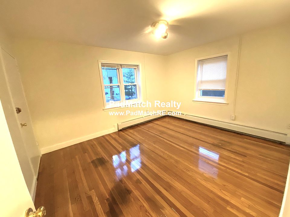 Living room or 2nd bedroom