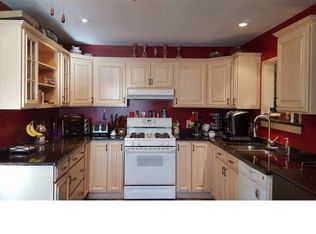 608 W Piney Hollow Rd, Williamstown, NJ 08094