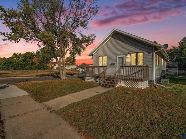 1512 W 7th St, Sioux Falls, SD 57104