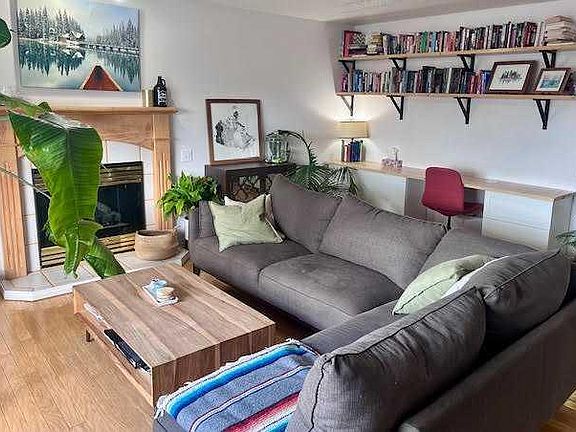 5th image of 129 N Huisman Cres