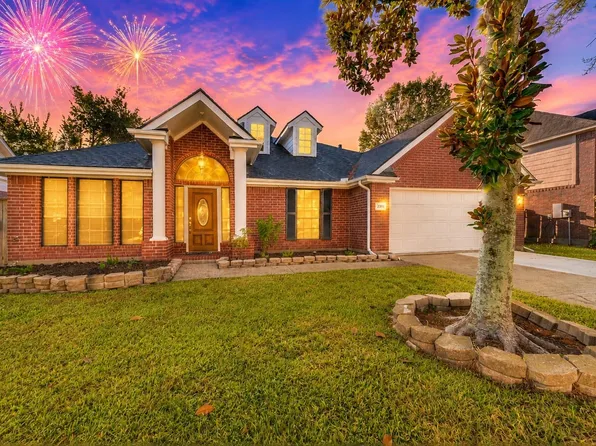 2311 Piney Woods Dr, Pearland, TX 77581