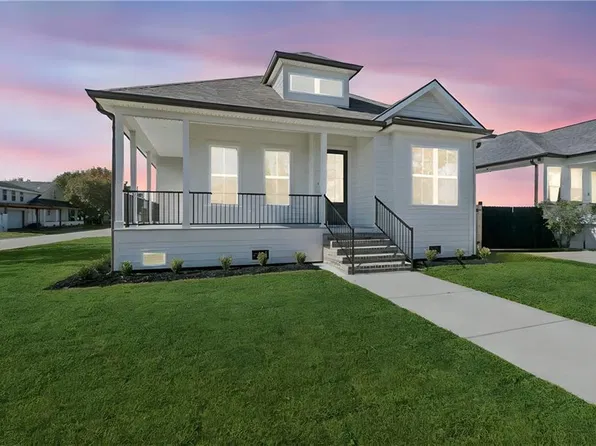 3000 Plaza Dr, Chalmette, LA 70043