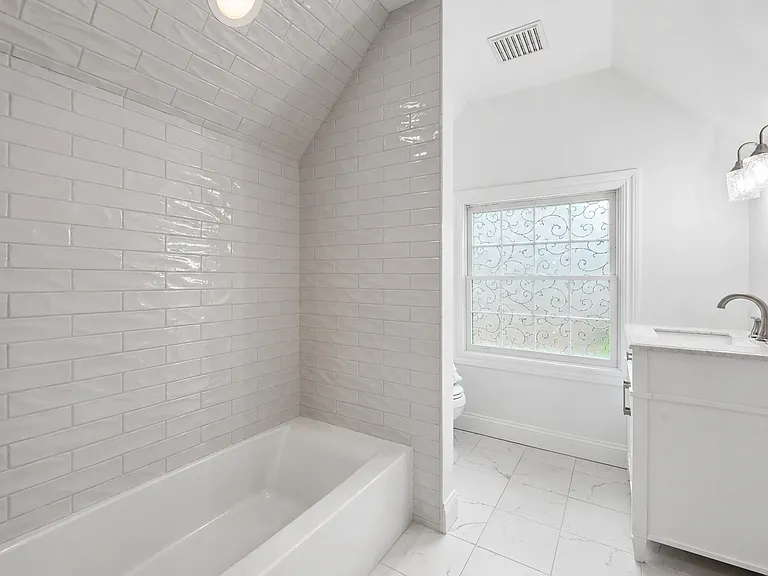 122 Helen Ct — Photo 35