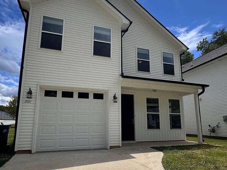 301 Clarus Creek Way — Photo 2